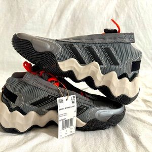 Adidas Lightstrike Basketball Shoes Womans Size 7.5